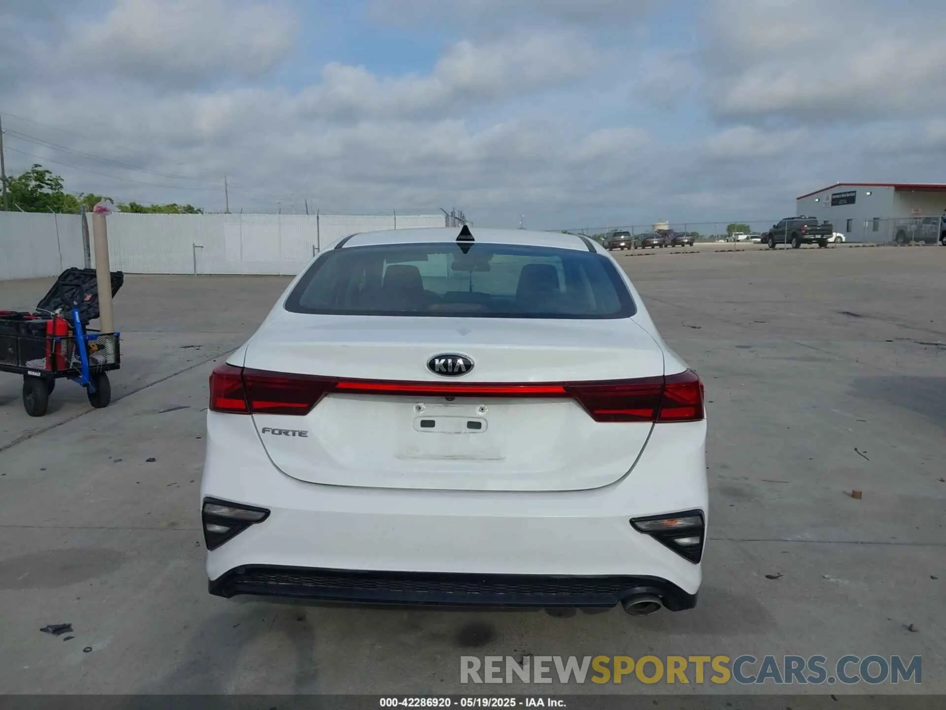 16 Photograph of a damaged car 3KPF24AD1ME315531 KIA FORTE 2021