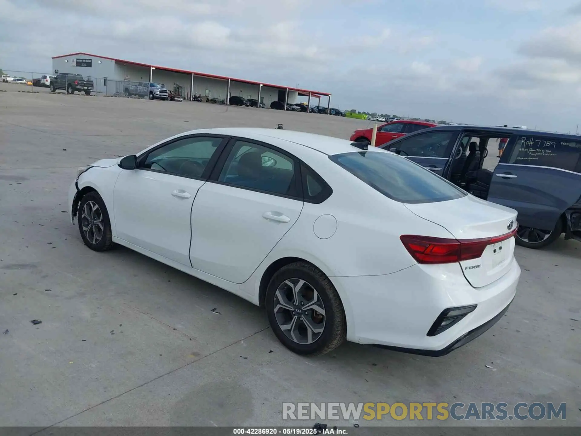3 Photograph of a damaged car 3KPF24AD1ME315531 KIA FORTE 2021