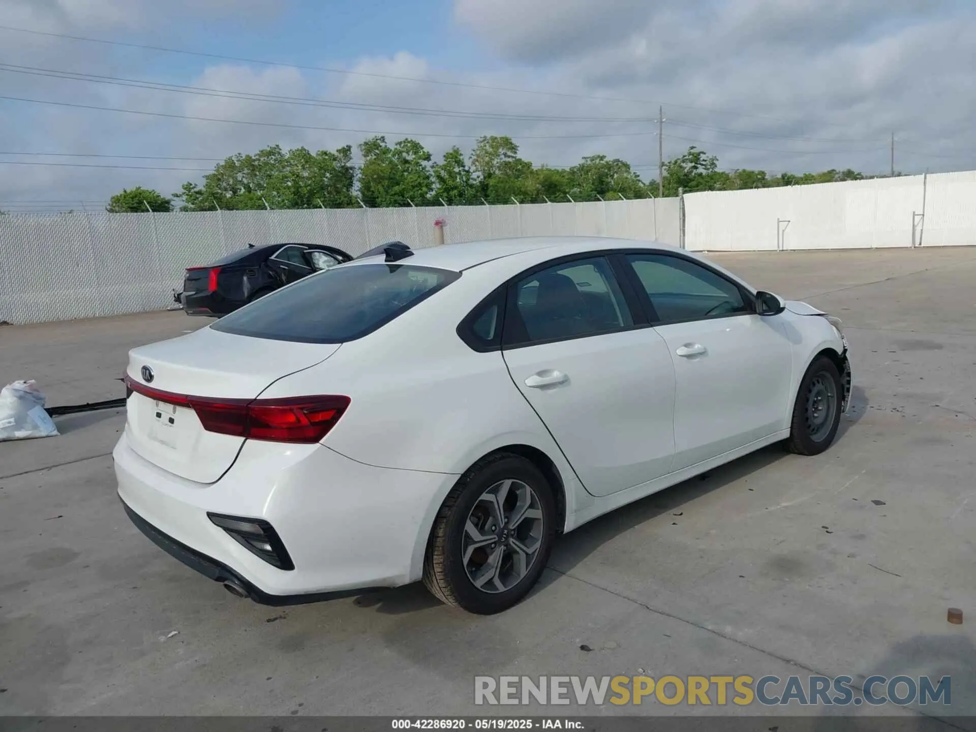 4 Photograph of a damaged car 3KPF24AD1ME315531 KIA FORTE 2021