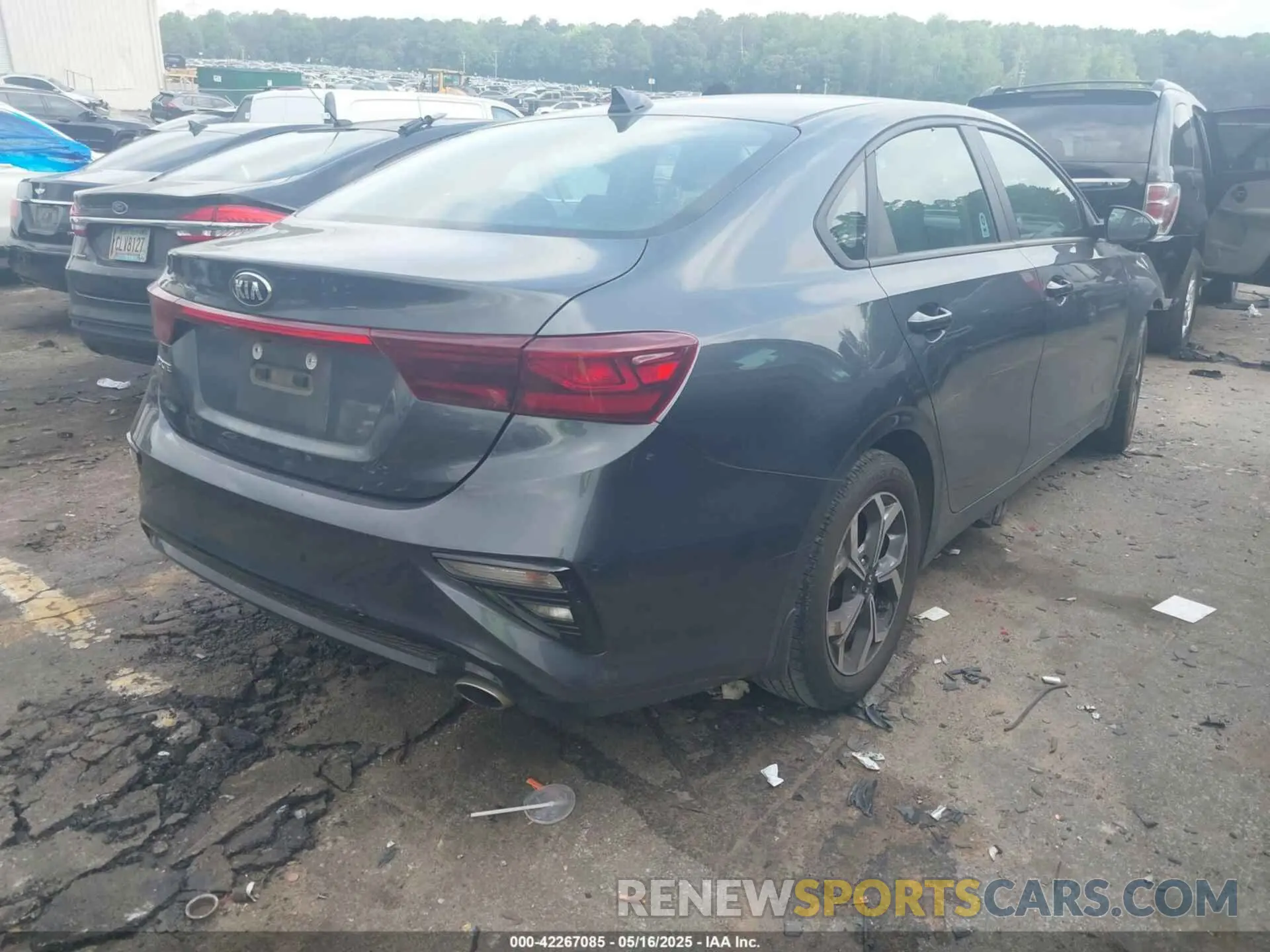 4 Photograph of a damaged car 3KPF24AD1ME345709 KIA FORTE 2021