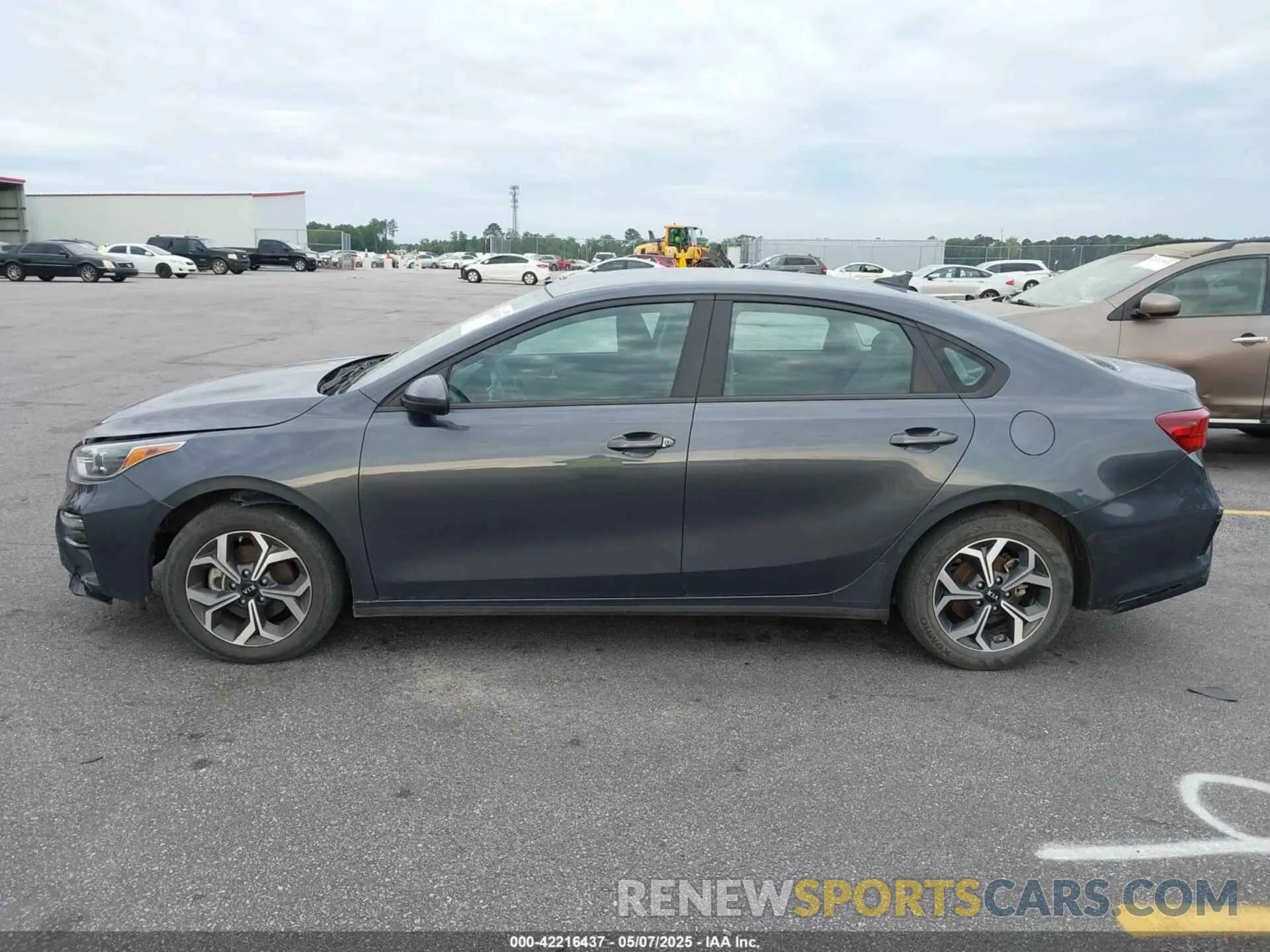 14 Photograph of a damaged car 3KPF24AD1ME346570 KIA FORTE 2021
