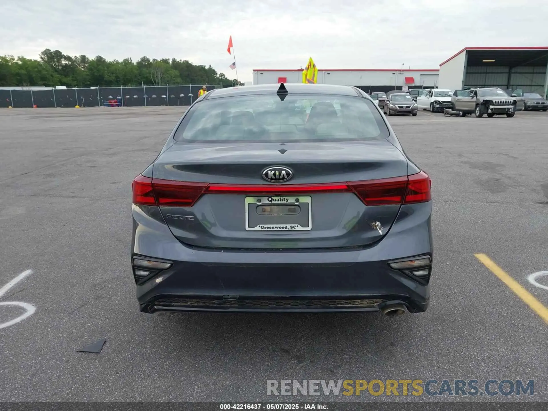 16 Photograph of a damaged car 3KPF24AD1ME346570 KIA FORTE 2021