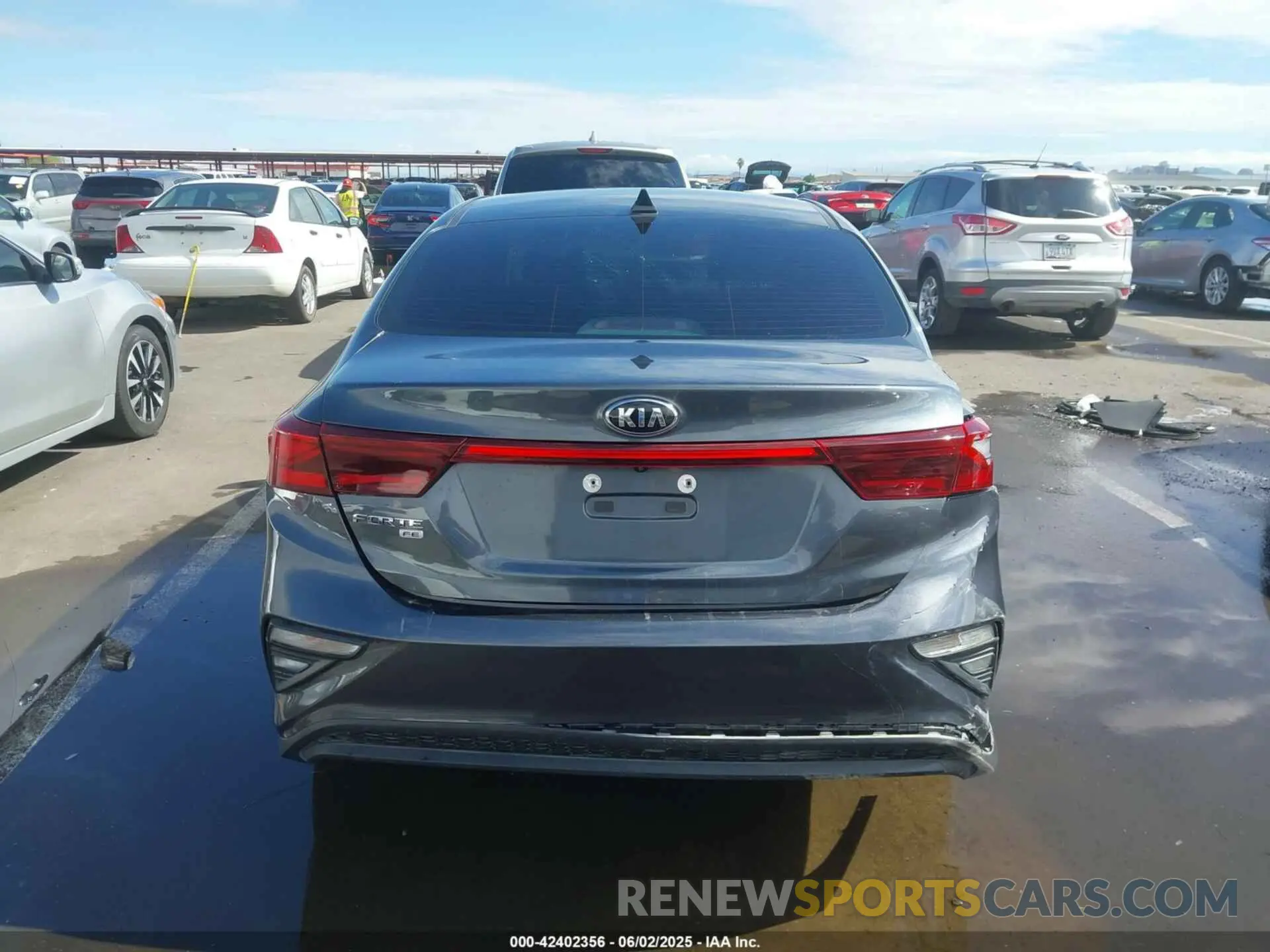 16 Photograph of a damaged car 3KPF24AD1ME357570 KIA FORTE 2021