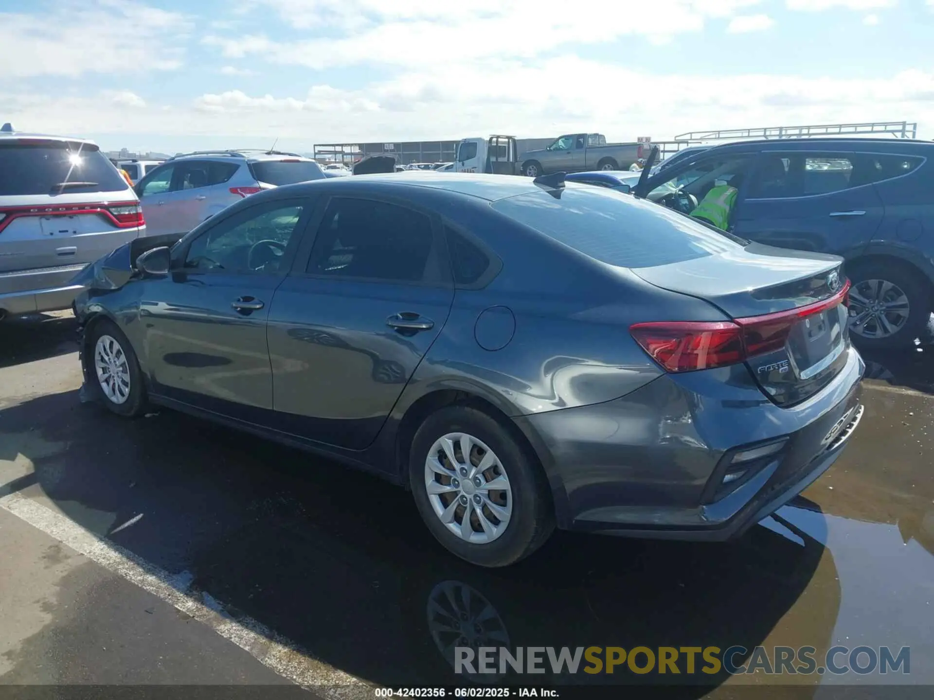 3 Photograph of a damaged car 3KPF24AD1ME357570 KIA FORTE 2021
