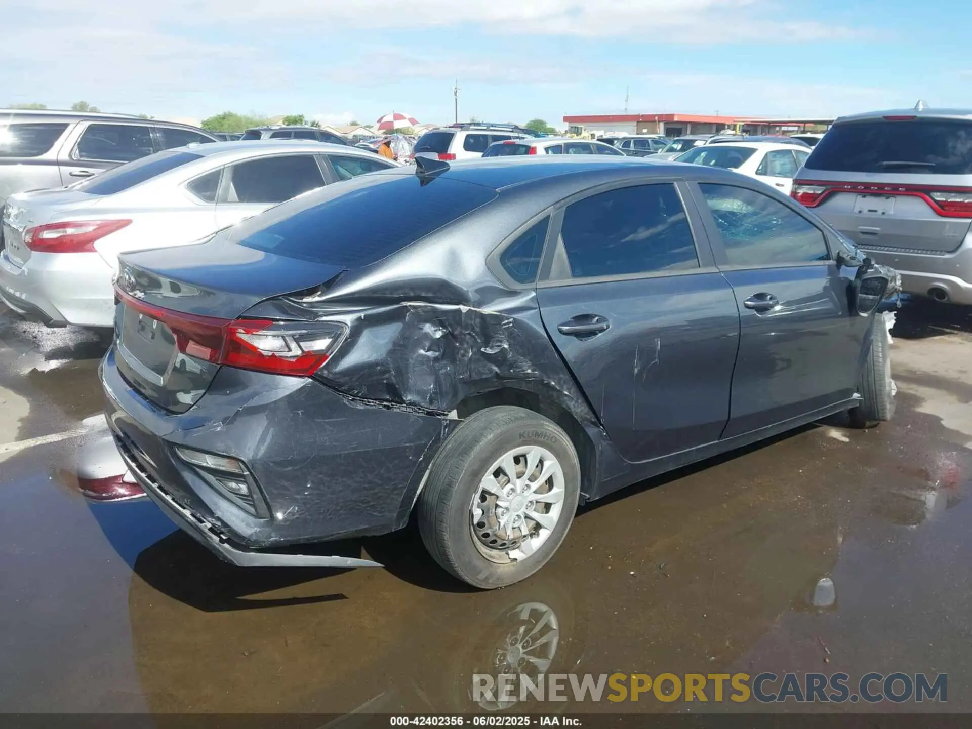 4 Photograph of a damaged car 3KPF24AD1ME357570 KIA FORTE 2021