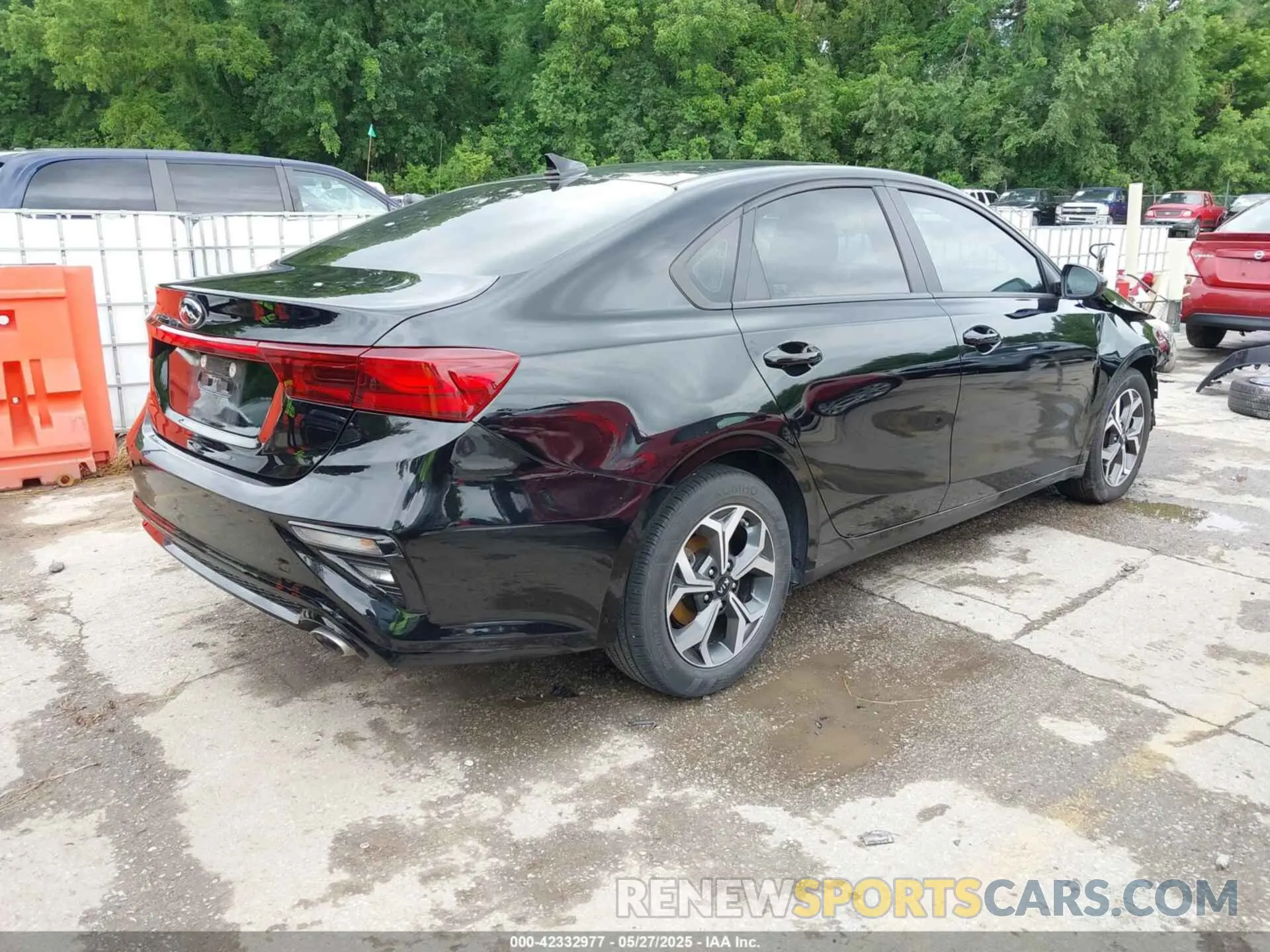 4 Photograph of a damaged car 3KPF24AD1ME360971 KIA FORTE 2021
