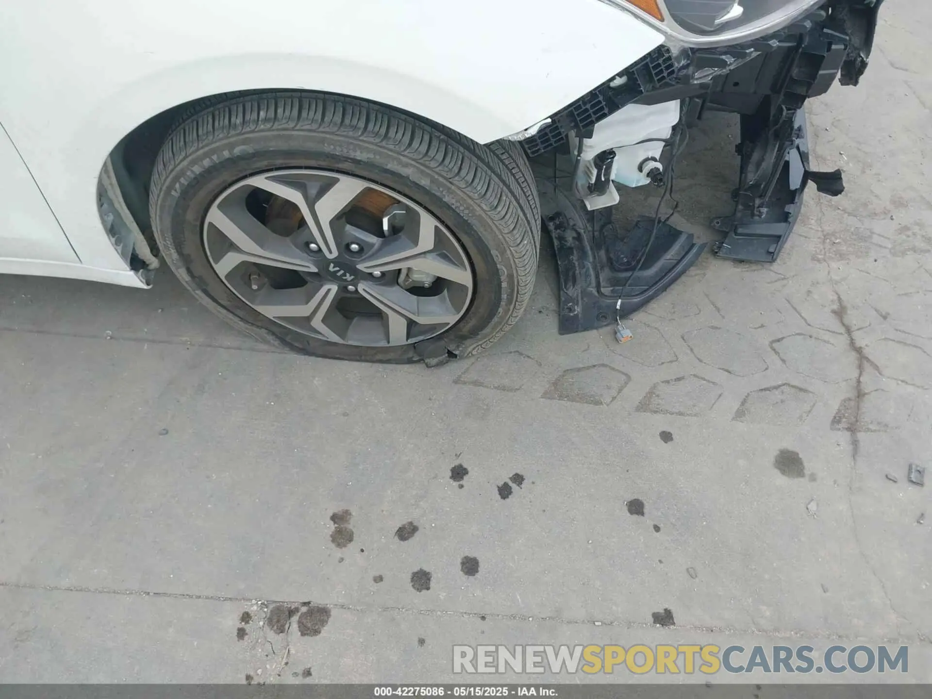 18 Photograph of a damaged car 3KPF24AD1ME361778 KIA FORTE 2021