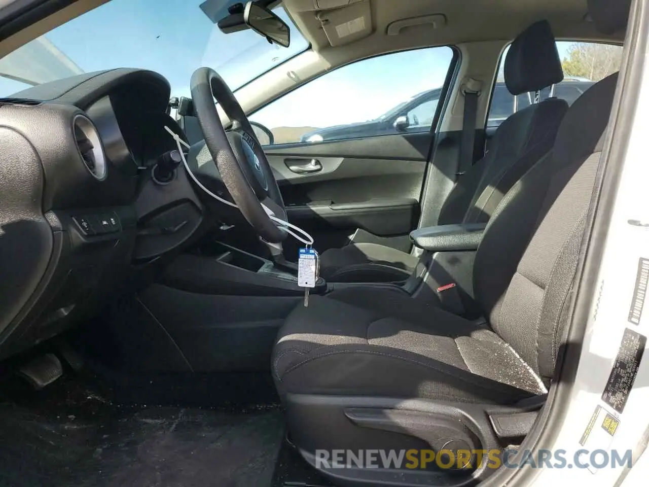 7 Photograph of a damaged car 3KPF24AD1ME368911 KIA FORTE 2021