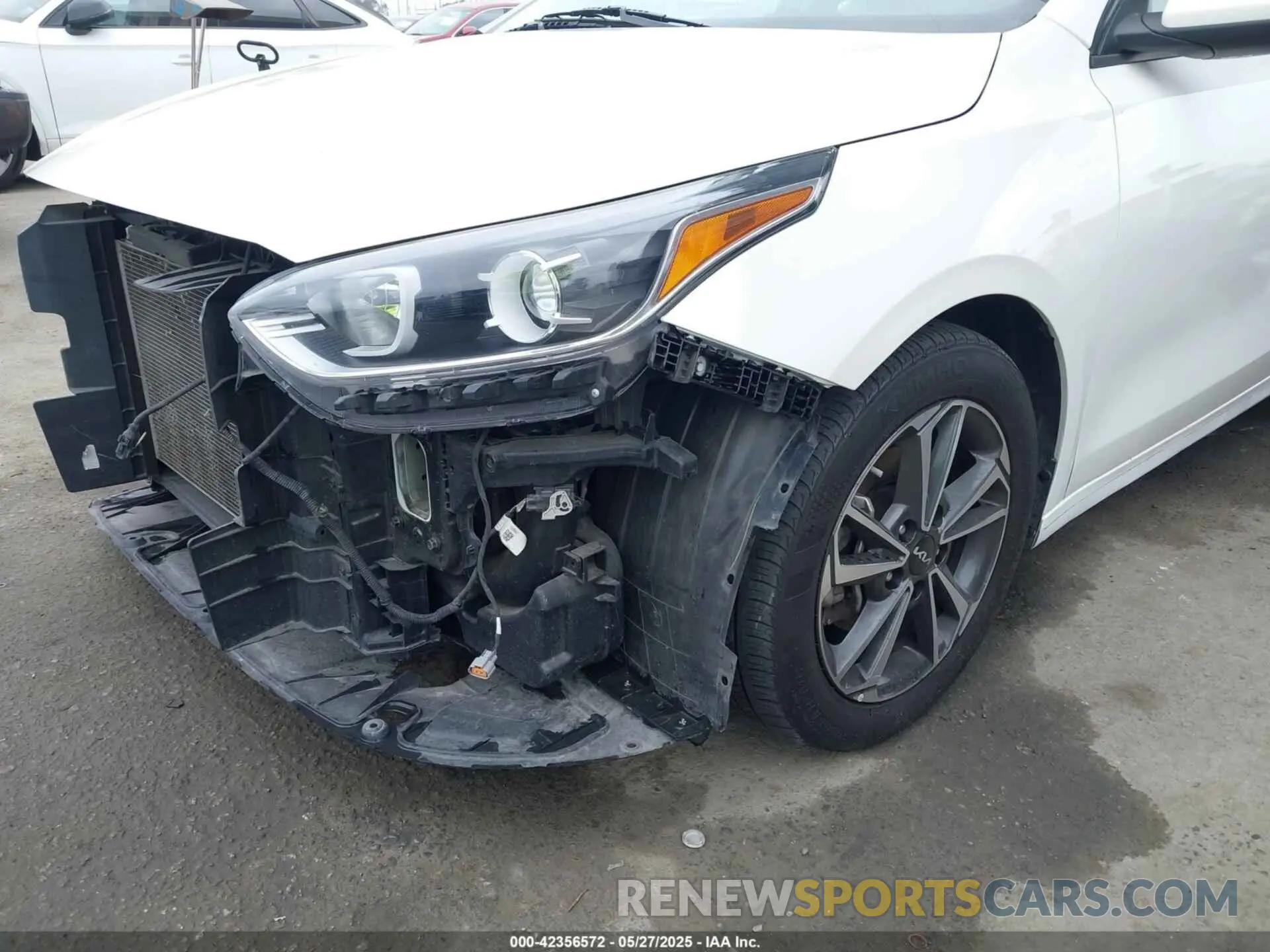 19 Photograph of a damaged car 3KPF24AD1ME375065 KIA FORTE 2021