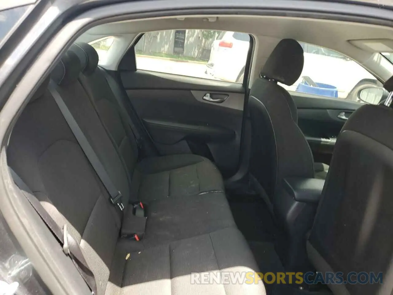 10 Photograph of a damaged car 3KPF24AD1ME380668 KIA FORTE 2021