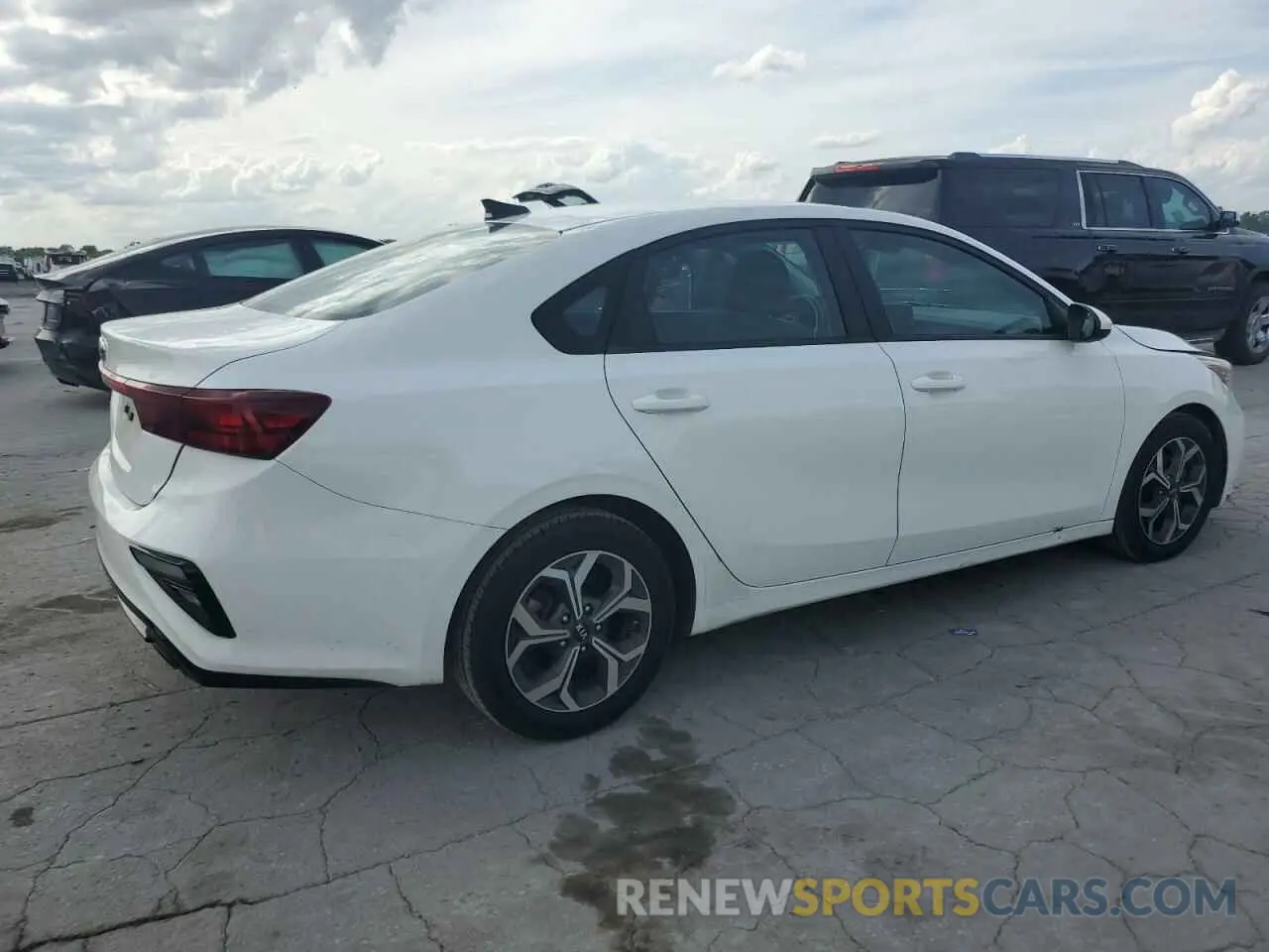 3 Photograph of a damaged car 3KPF24AD1ME383635 KIA FORTE 2021