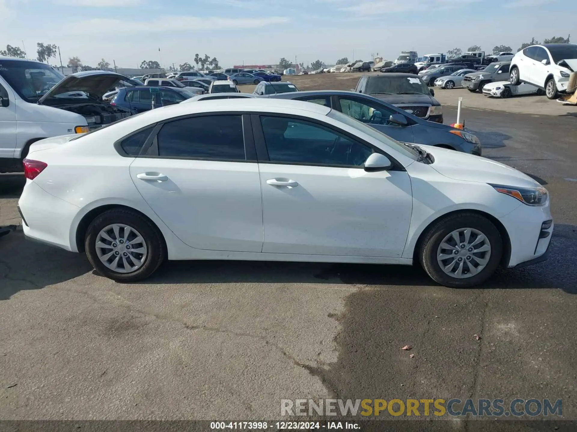 13 Photograph of a damaged car 3KPF24AD1ME395879 KIA FORTE 2021