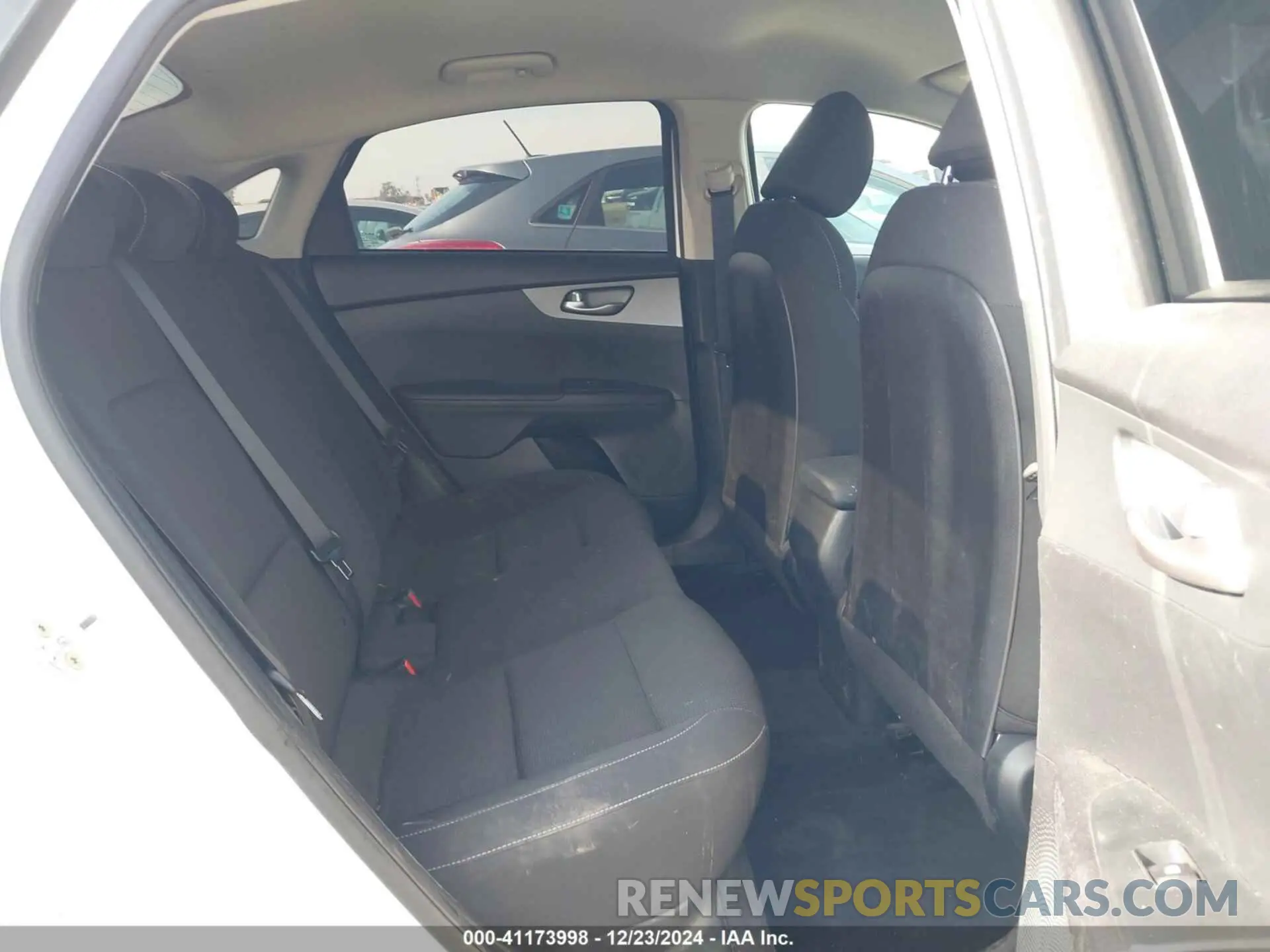 8 Photograph of a damaged car 3KPF24AD1ME395879 KIA FORTE 2021