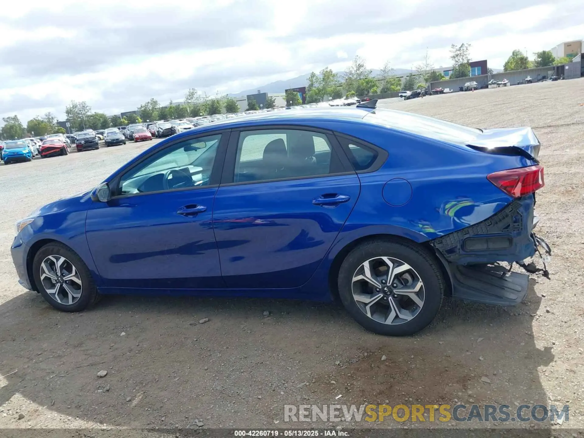 14 Photograph of a damaged car 3KPF24AD1ME403205 KIA FORTE 2021