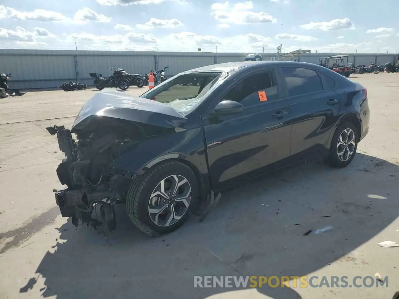 1 Photograph of a damaged car 3KPF24AD2ME264265 KIA FORTE 2021