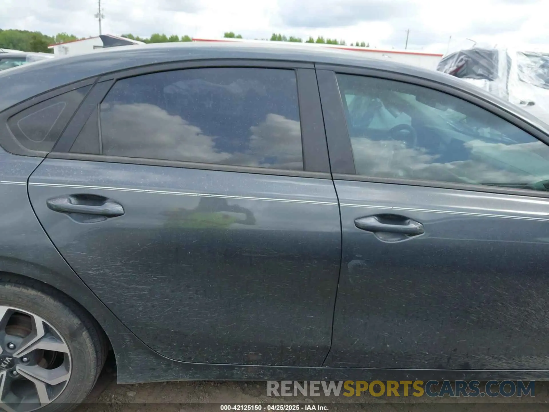 14 Photograph of a damaged car 3KPF24AD2ME276819 KIA FORTE 2021