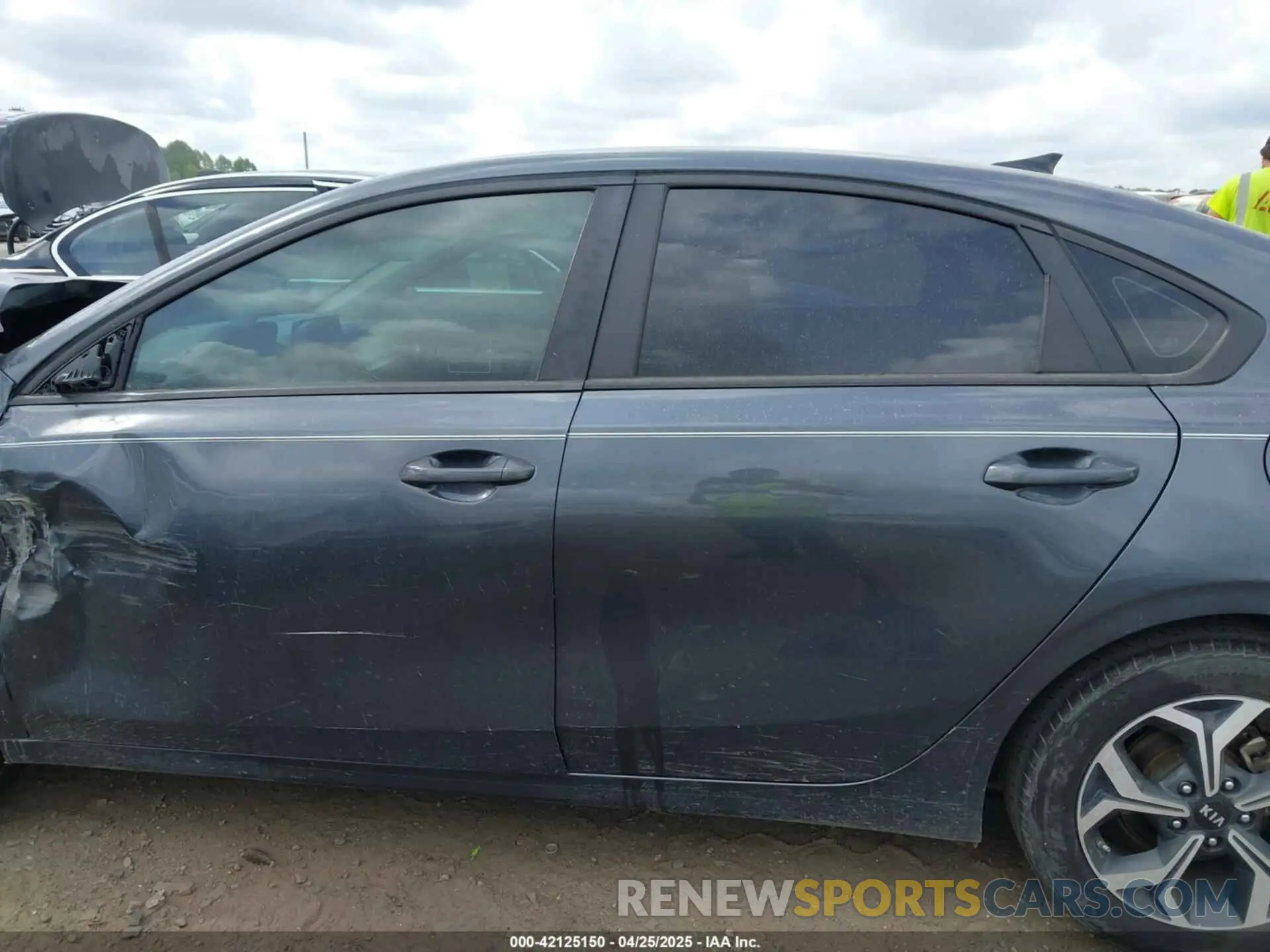 15 Photograph of a damaged car 3KPF24AD2ME276819 KIA FORTE 2021