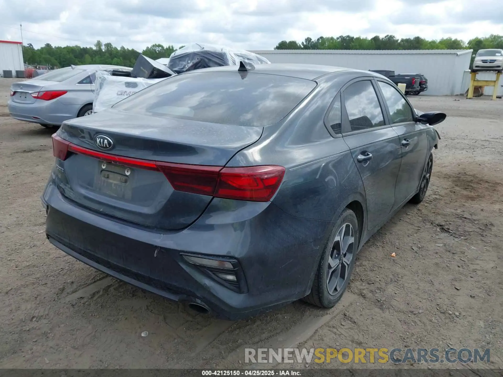 4 Photograph of a damaged car 3KPF24AD2ME276819 KIA FORTE 2021
