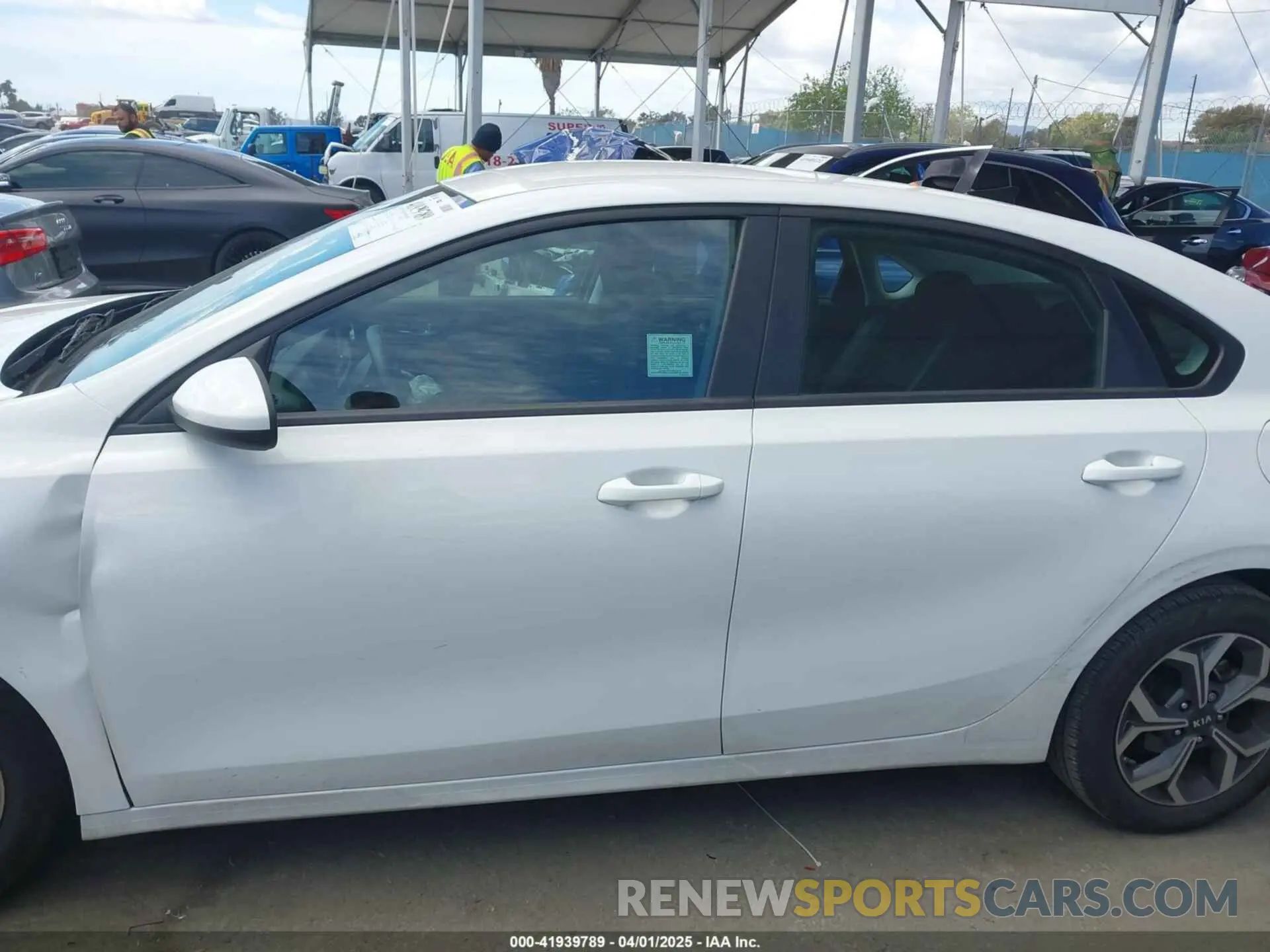 15 Photograph of a damaged car 3KPF24AD2ME300889 KIA FORTE 2021