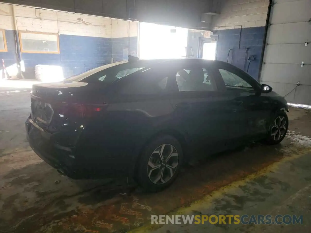 3 Photograph of a damaged car 3KPF24AD2ME307003 KIA FORTE 2021