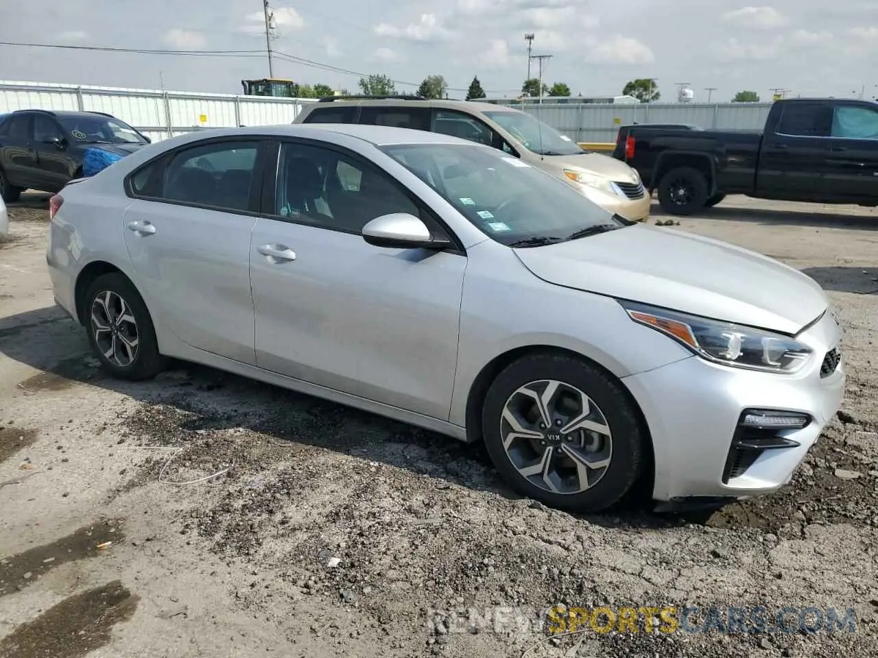 4 Photograph of a damaged car 3KPF24AD2ME310113 KIA FORTE 2021