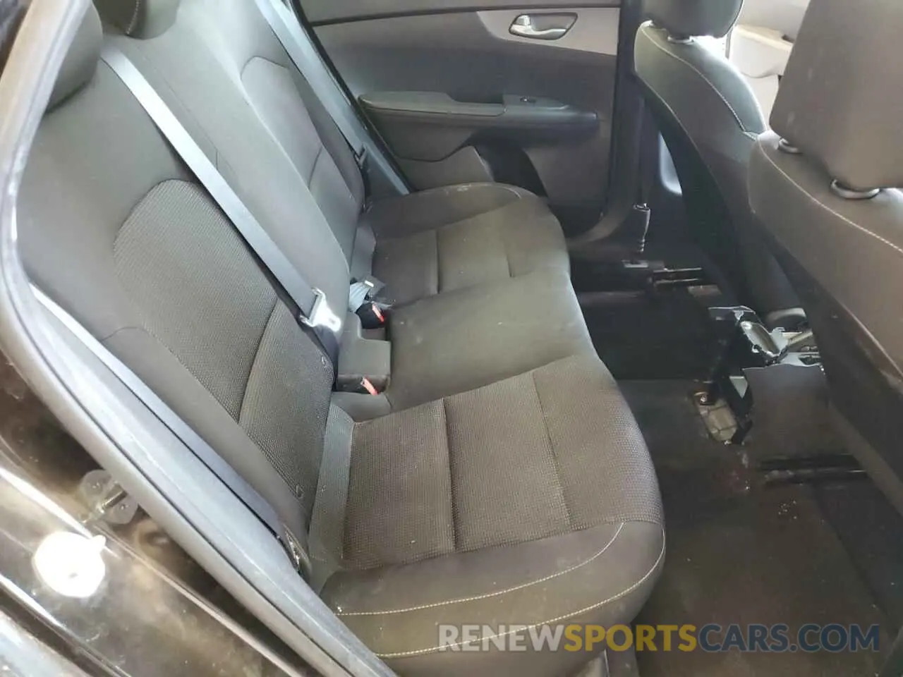 10 Photograph of a damaged car 3KPF24AD2ME320625 KIA FORTE 2021