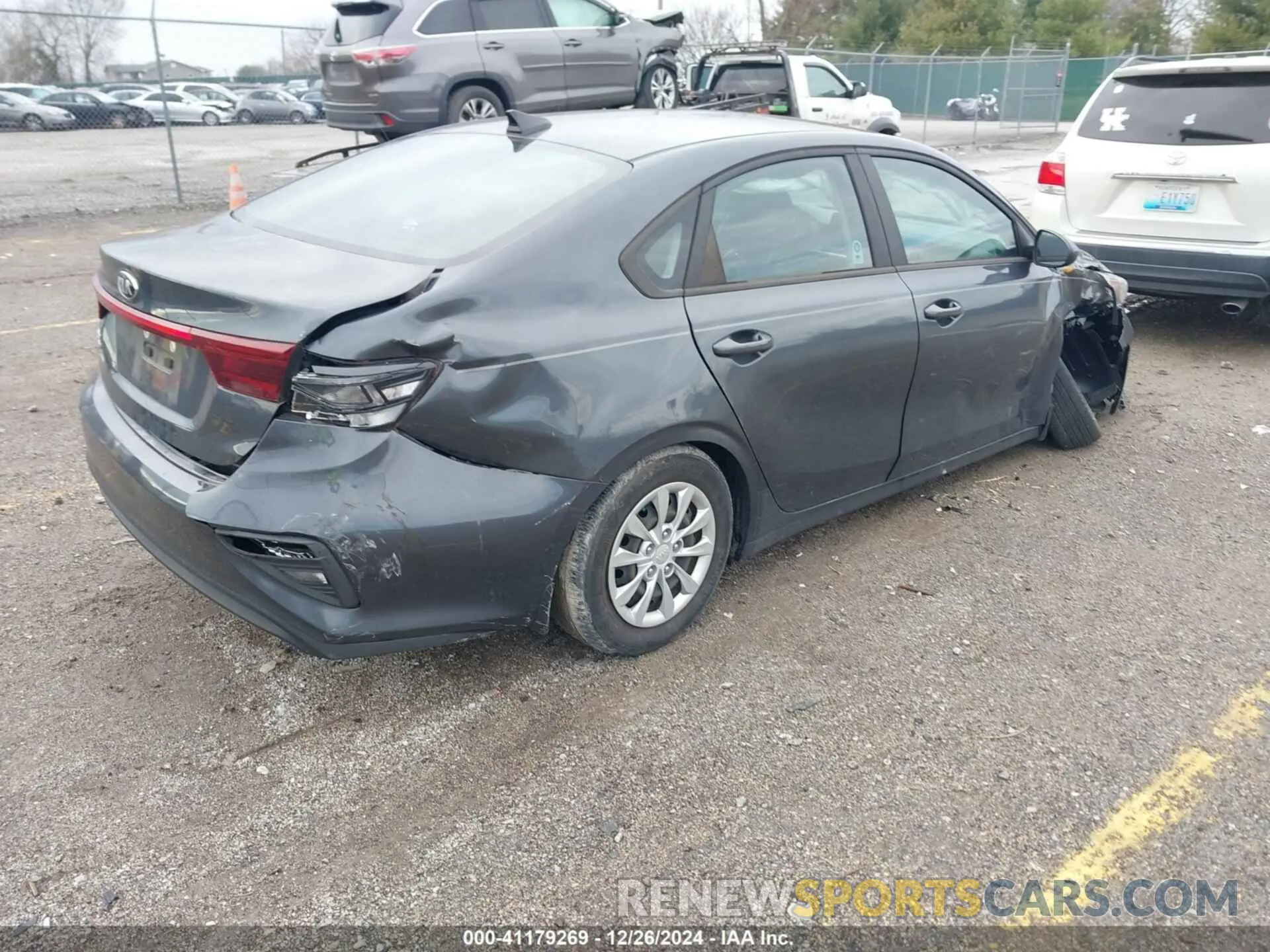 4 Photograph of a damaged car 3KPF24AD2ME320673 KIA FORTE 2021