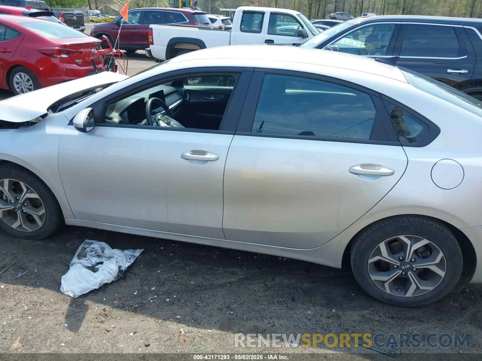15 Photograph of a damaged car 3KPF24AD2ME333097 KIA FORTE 2021