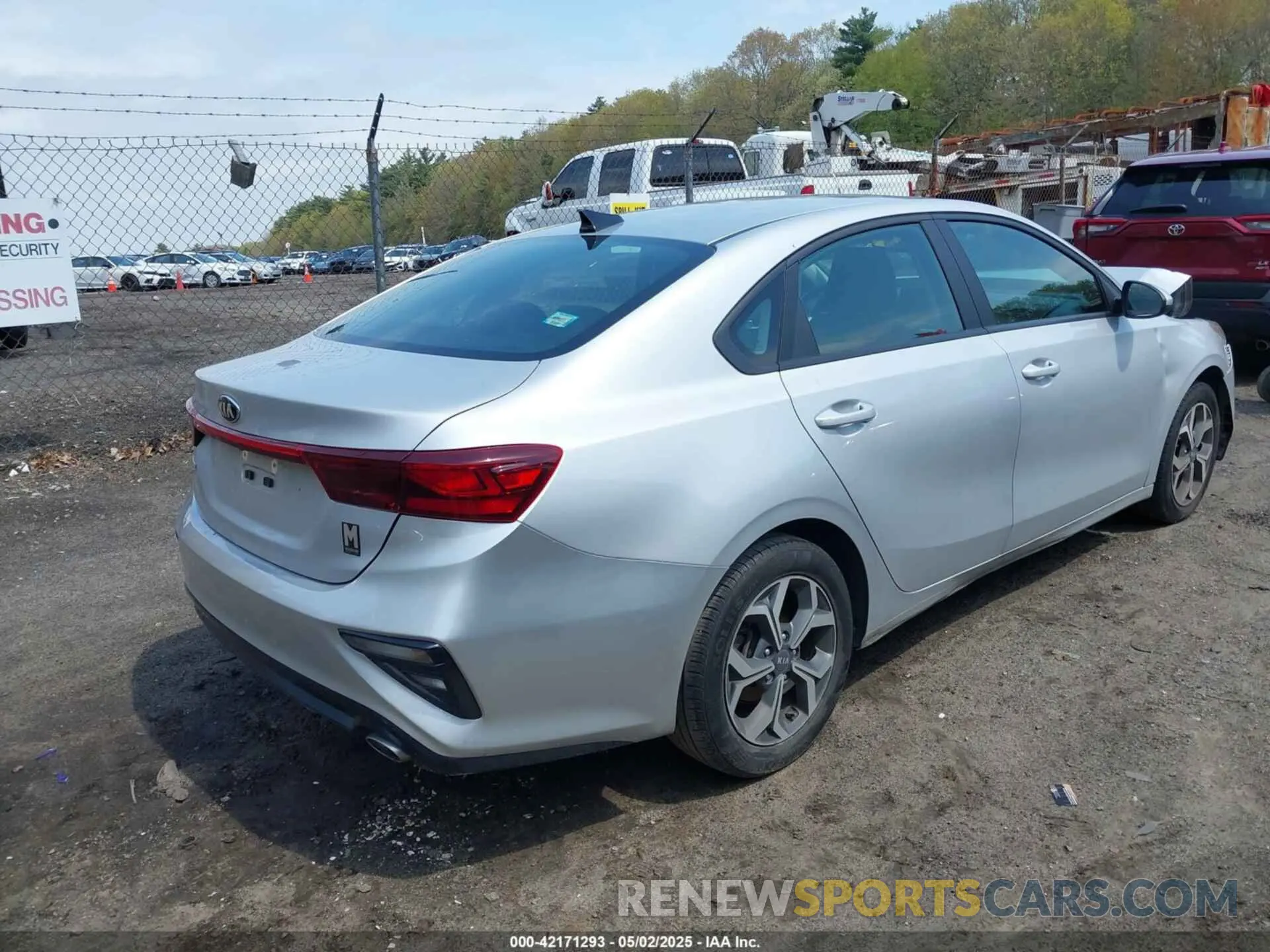4 Photograph of a damaged car 3KPF24AD2ME333097 KIA FORTE 2021