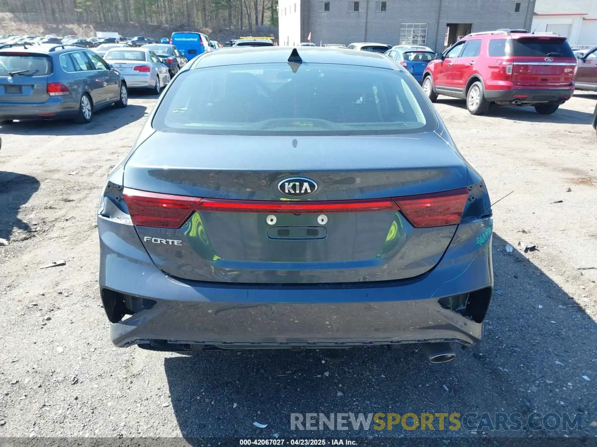 17 Photograph of a damaged car 3KPF24AD2ME334010 KIA FORTE 2021