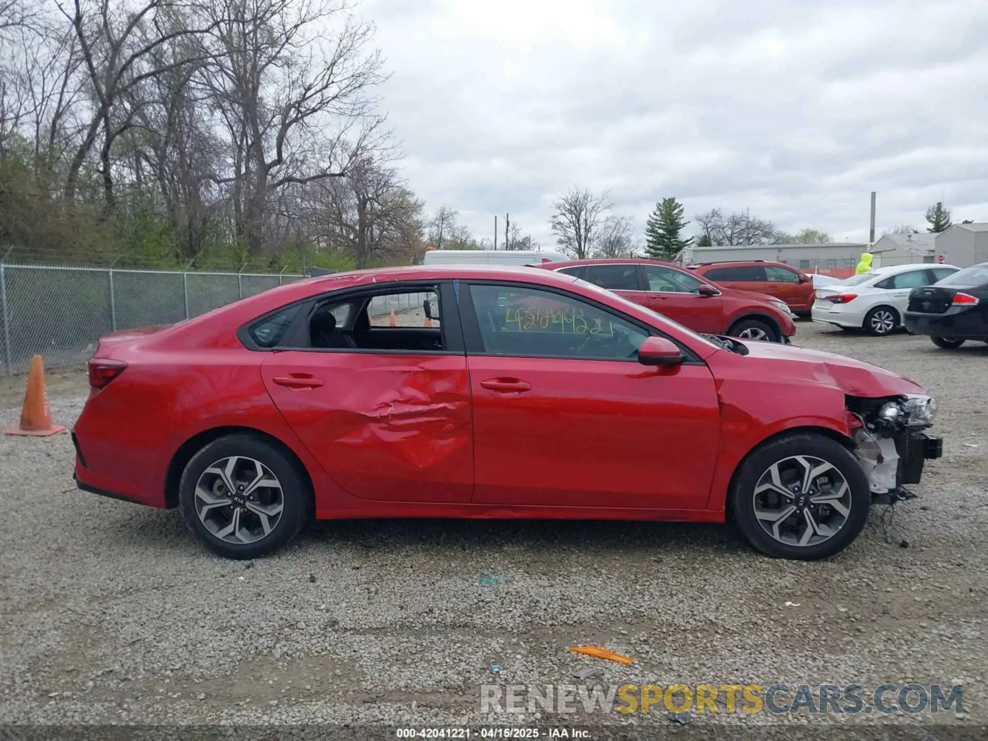 14 Photograph of a damaged car 3KPF24AD2ME338073 KIA FORTE 2021
