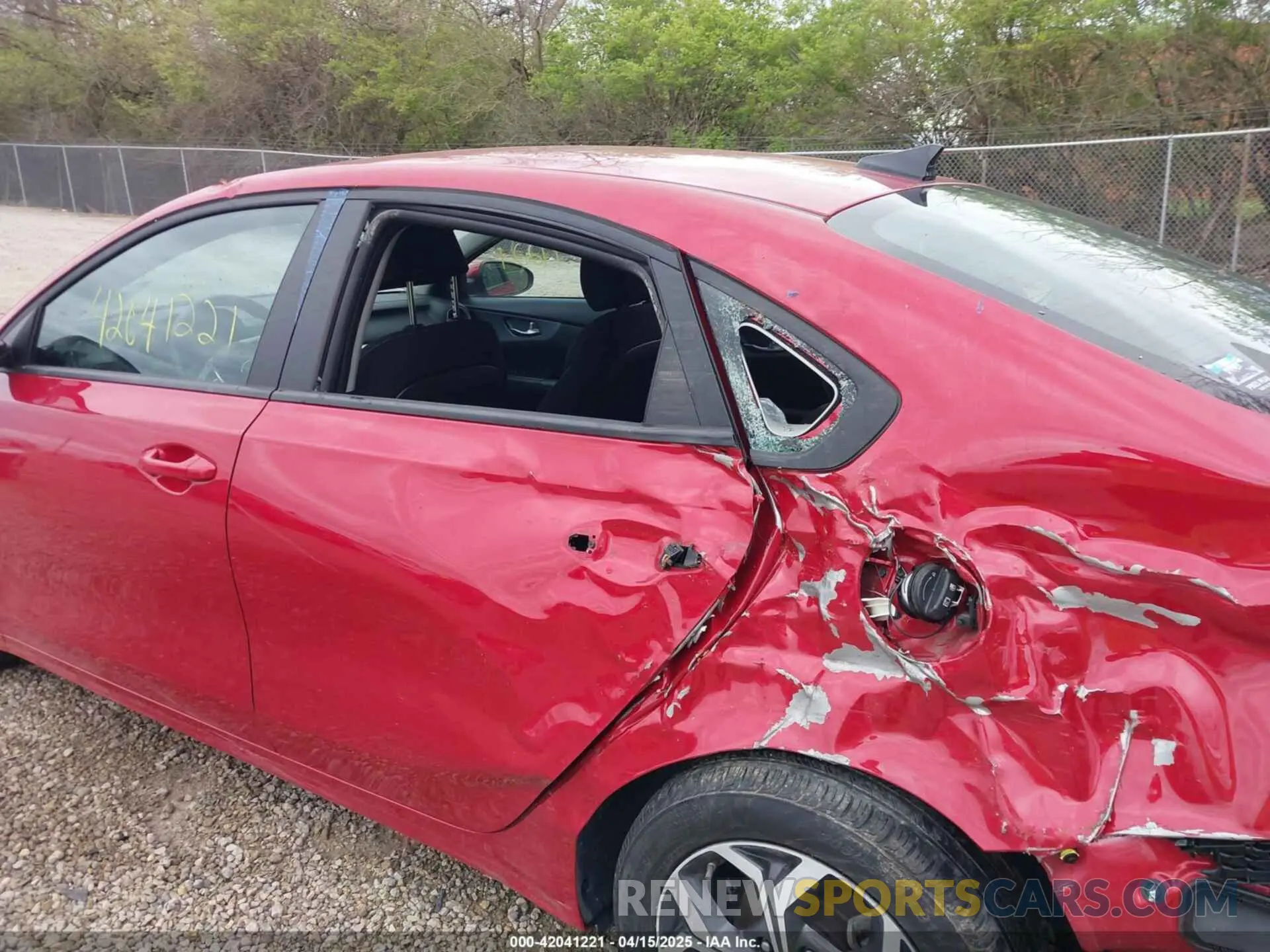 21 Photograph of a damaged car 3KPF24AD2ME338073 KIA FORTE 2021