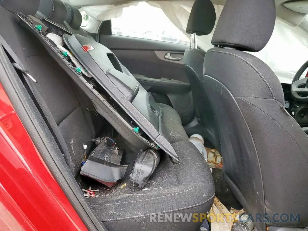 10 Photograph of a damaged car 3KPF24AD2ME340096 KIA FORTE 2021