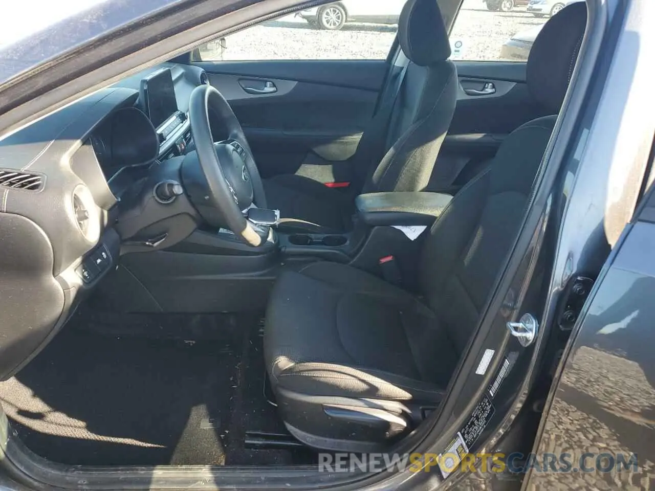 7 Photograph of a damaged car 3KPF24AD2ME355035 KIA FORTE 2021