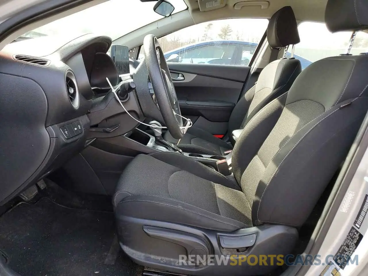 7 Photograph of a damaged car 3KPF24AD2ME369937 KIA FORTE 2021
