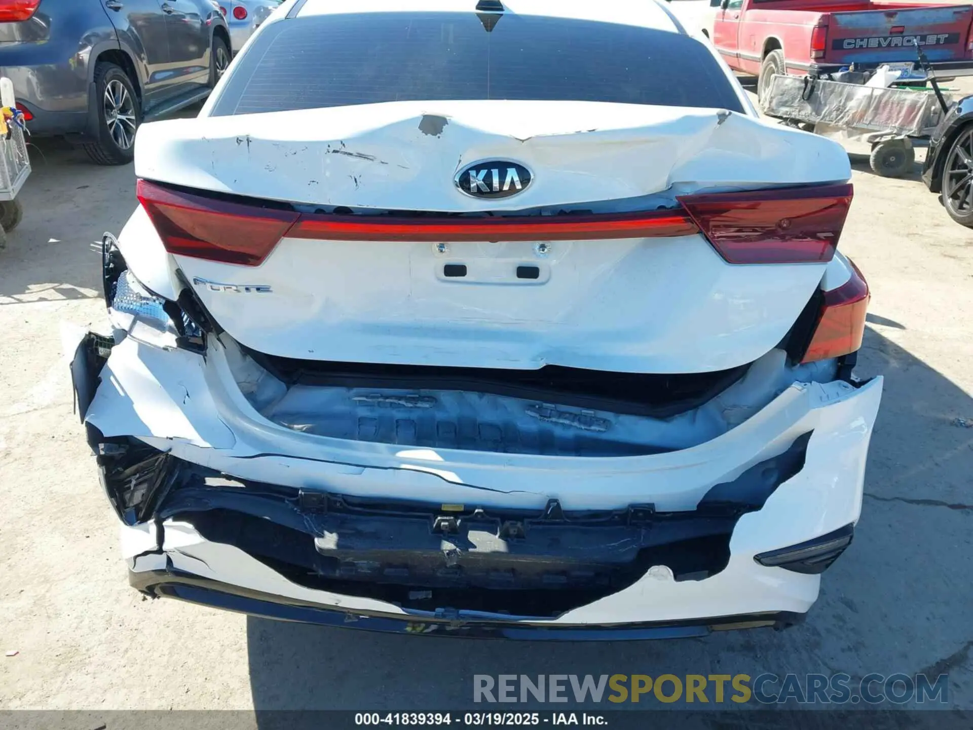 18 Photograph of a damaged car 3KPF24AD3ME283990 KIA FORTE 2021