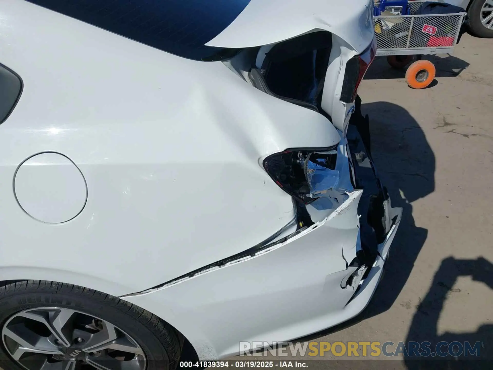 19 Photograph of a damaged car 3KPF24AD3ME283990 KIA FORTE 2021