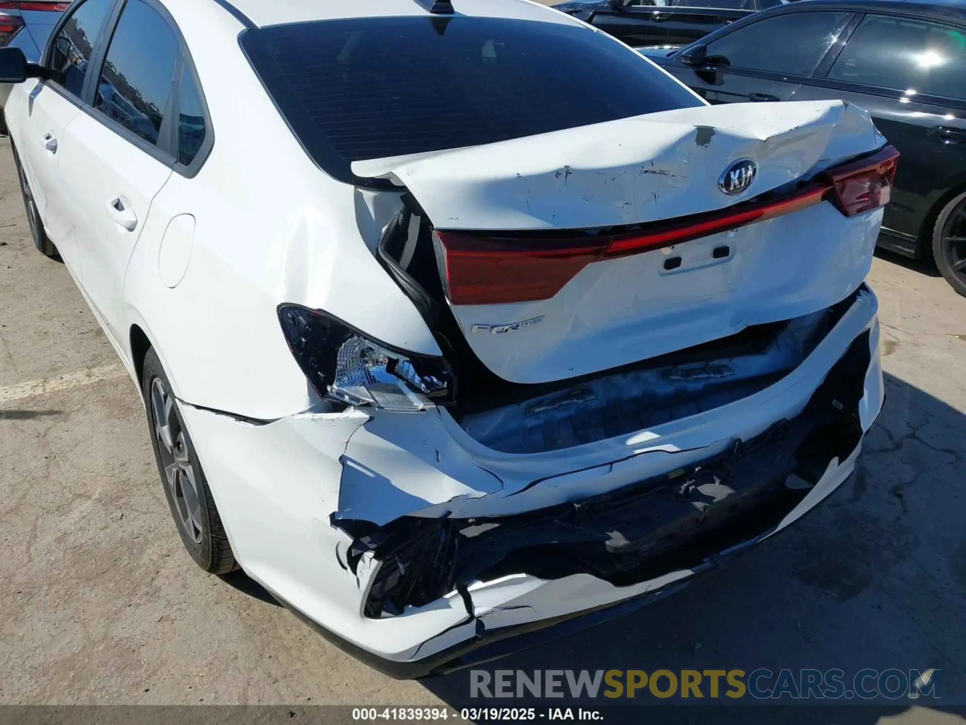 6 Photograph of a damaged car 3KPF24AD3ME283990 KIA FORTE 2021