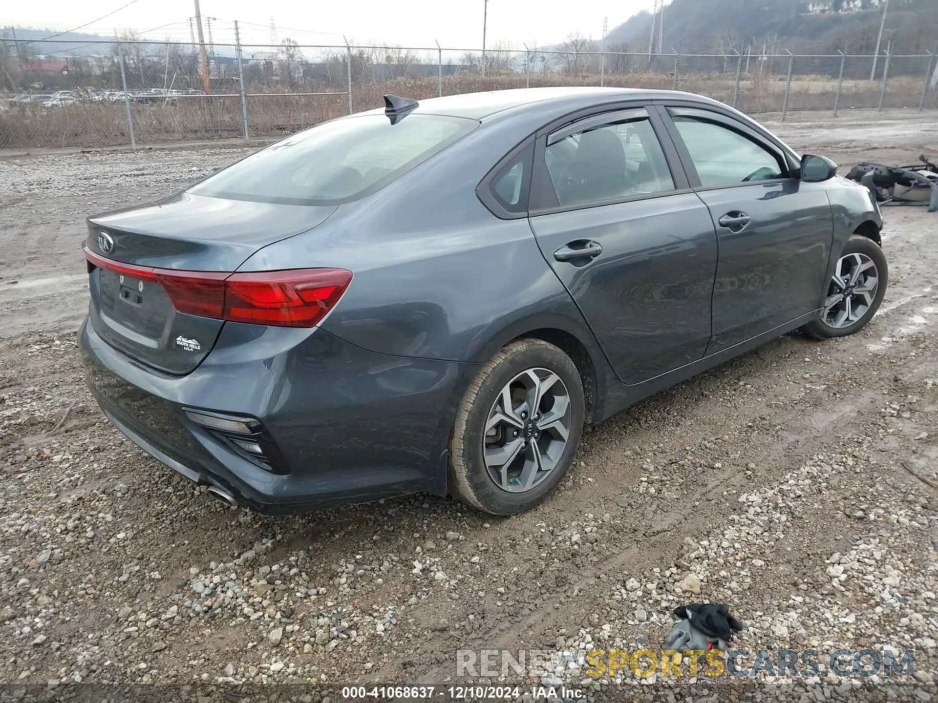 4 Photograph of a damaged car 3KPF24AD3ME287764 KIA FORTE 2021