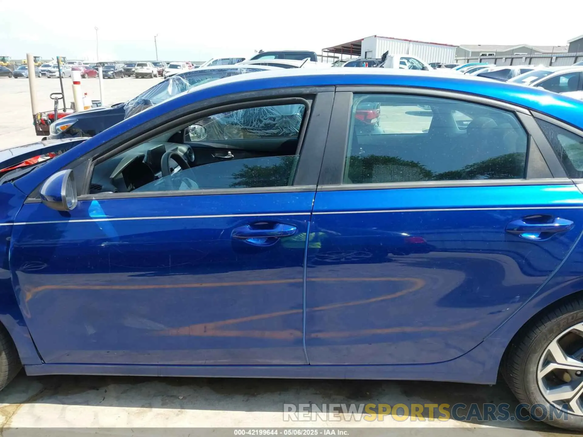 14 Photograph of a damaged car 3KPF24AD3ME289224 KIA FORTE 2021