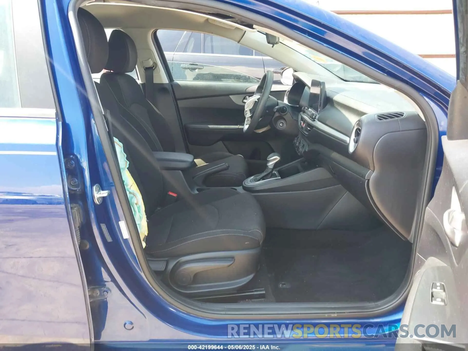 5 Photograph of a damaged car 3KPF24AD3ME289224 KIA FORTE 2021