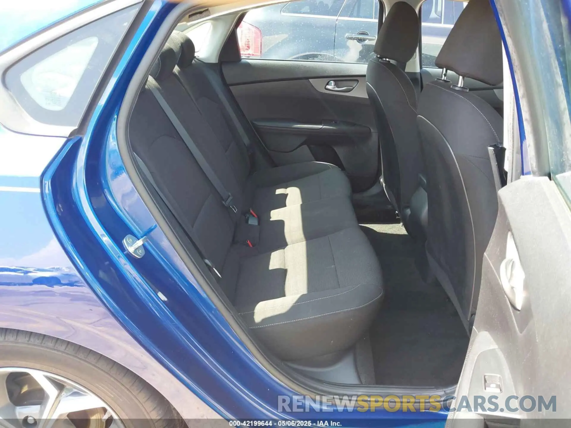 8 Photograph of a damaged car 3KPF24AD3ME289224 KIA FORTE 2021