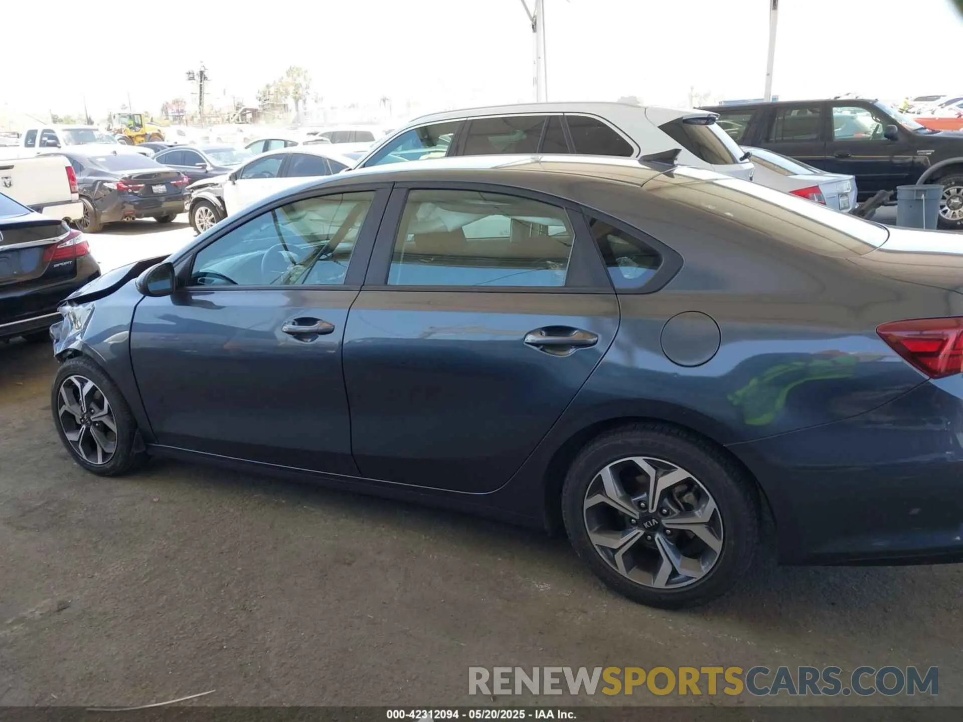 15 Photograph of a damaged car 3KPF24AD3ME316518 KIA FORTE 2021