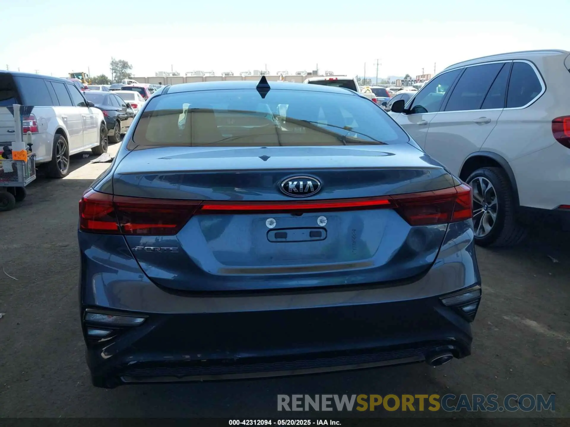 17 Photograph of a damaged car 3KPF24AD3ME316518 KIA FORTE 2021