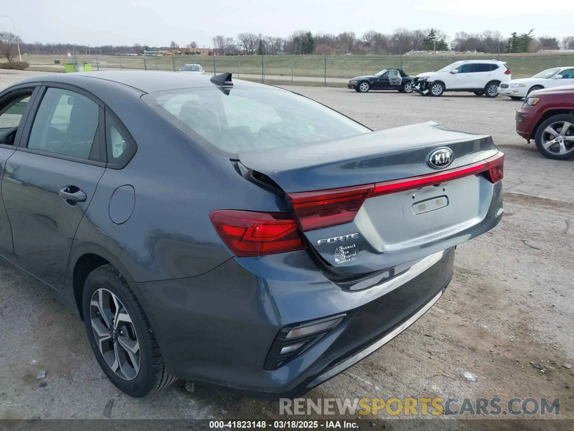 17 Photograph of a damaged car 3KPF24AD3ME329477 KIA FORTE 2021