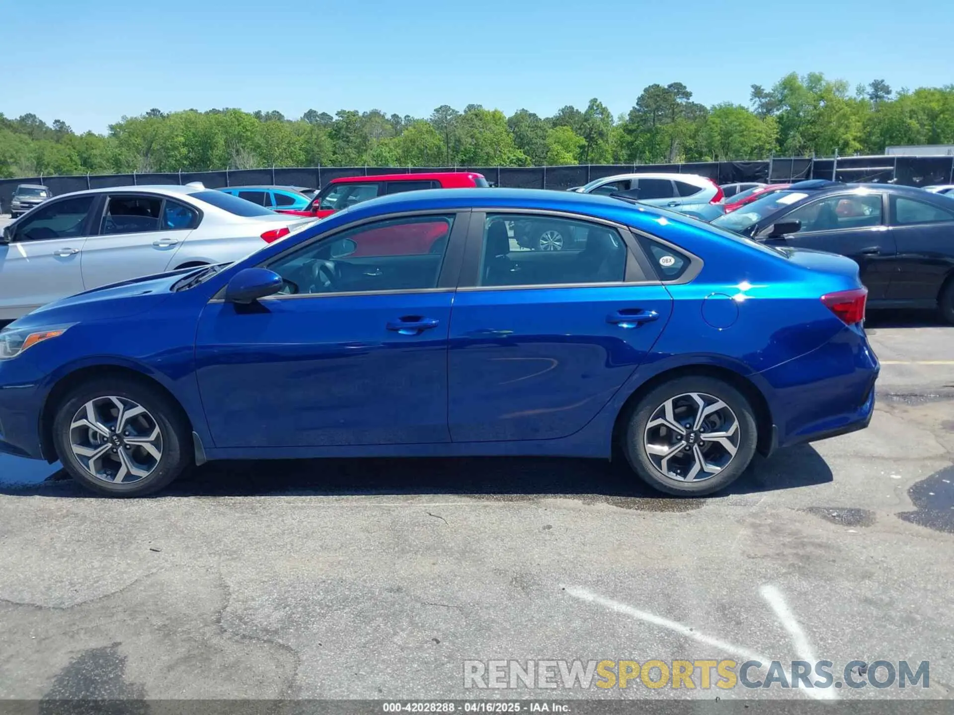 14 Photograph of a damaged car 3KPF24AD3ME347767 KIA FORTE 2021