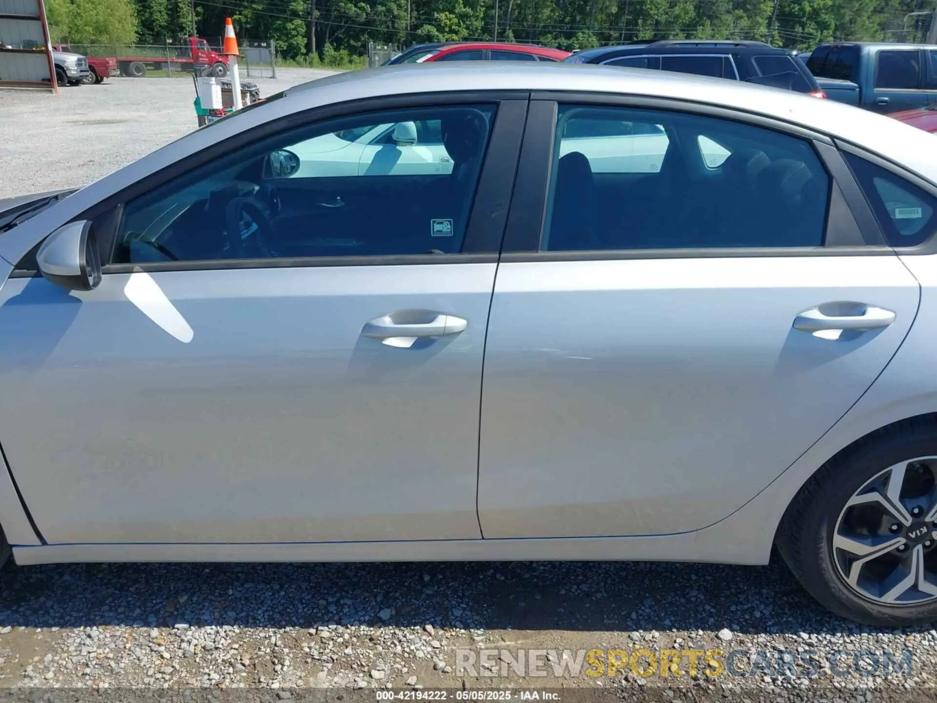14 Photograph of a damaged car 3KPF24AD3ME353116 KIA FORTE 2021