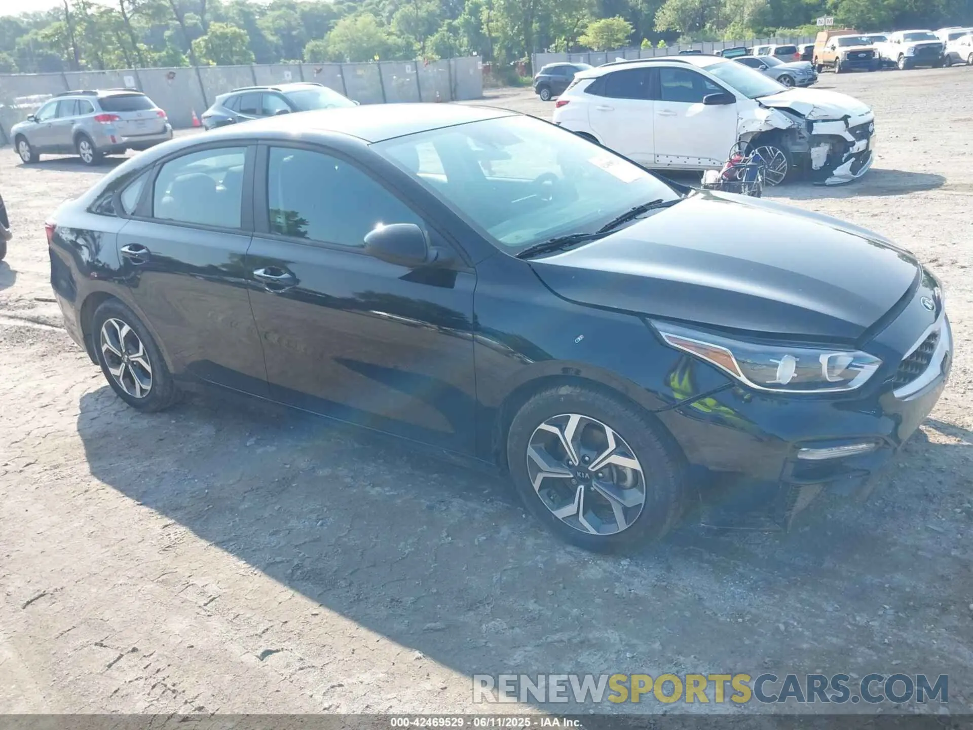 1 Photograph of a damaged car 3KPF24AD3ME408910 KIA FORTE 2021