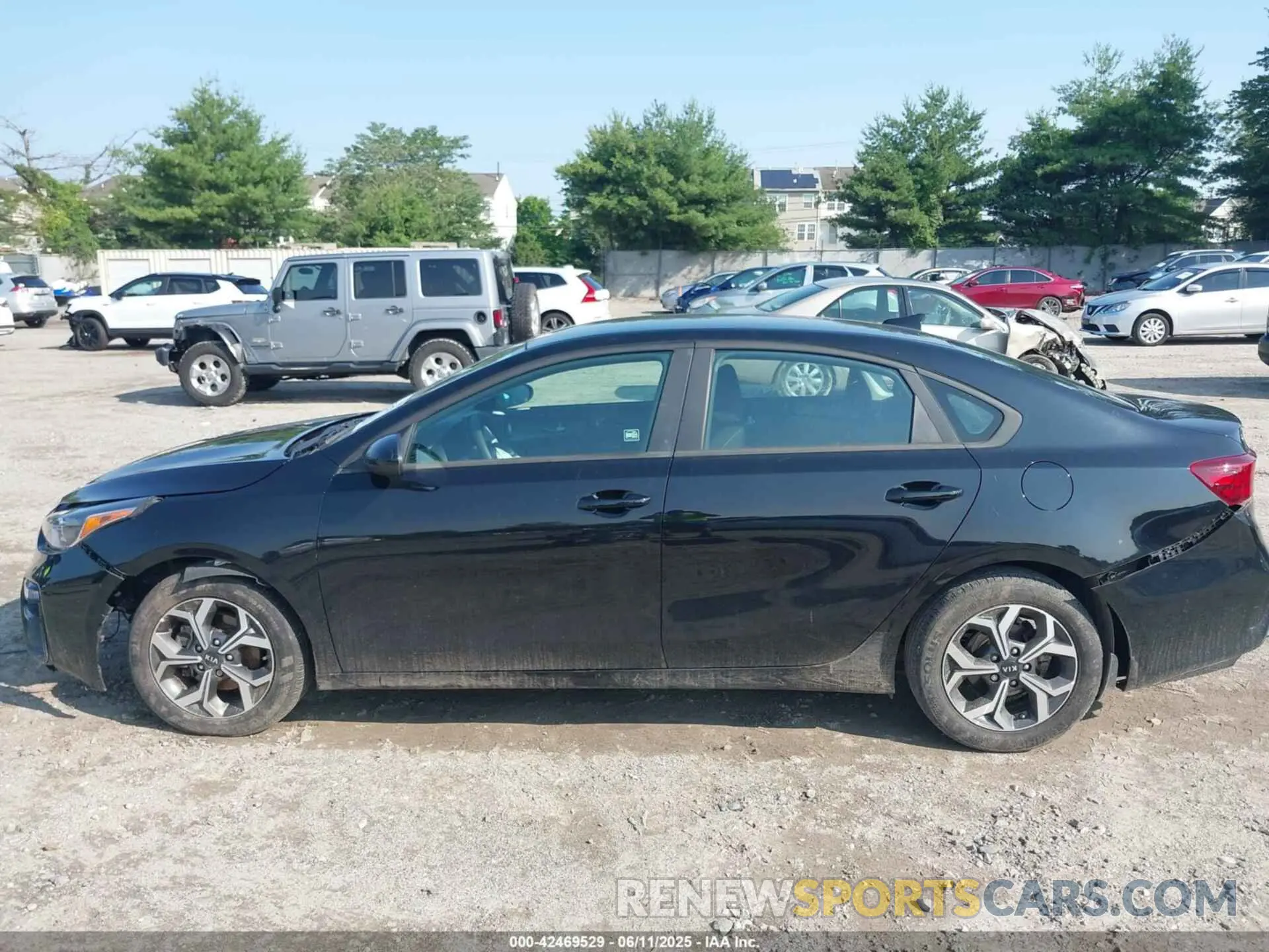 14 Photograph of a damaged car 3KPF24AD3ME408910 KIA FORTE 2021