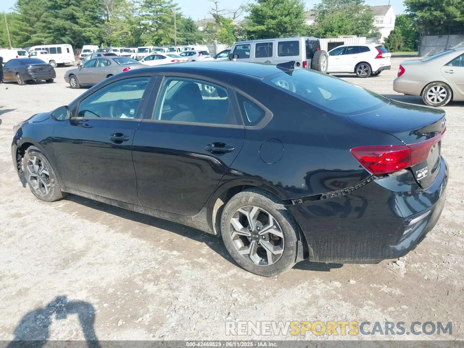 3 Photograph of a damaged car 3KPF24AD3ME408910 KIA FORTE 2021